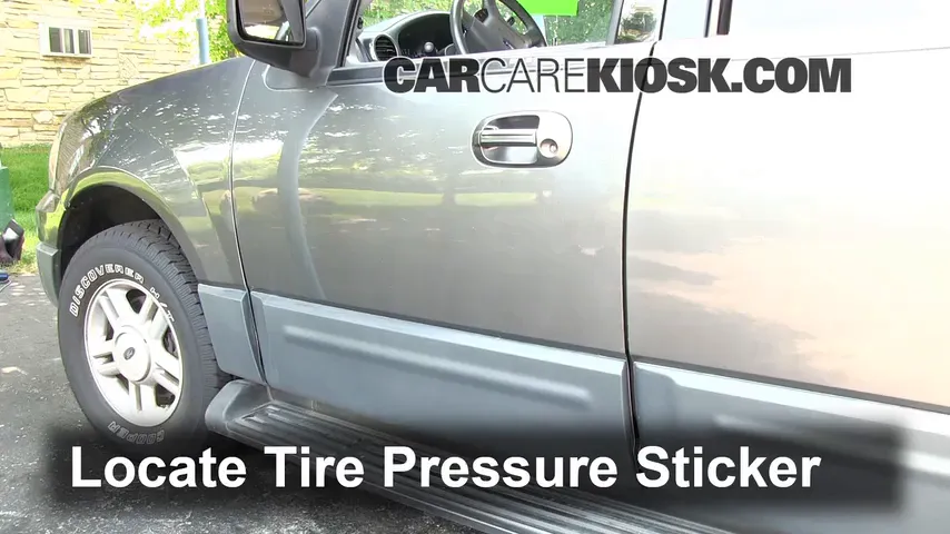 2004 Ford Expedition XLT 5.4L V8 Tires & Wheels Check Tire Pressure